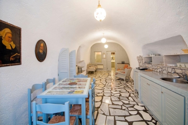 (For Sale) Residential Apartment || Cyclades/Santorini-Thira - 81 Sq.m, 2 Bedrooms, 300.000€ 