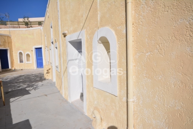 (For Rent) Residential Residence complex || Cyclades/Santorini-Thira - 200 Sq.m, 3.600€ 