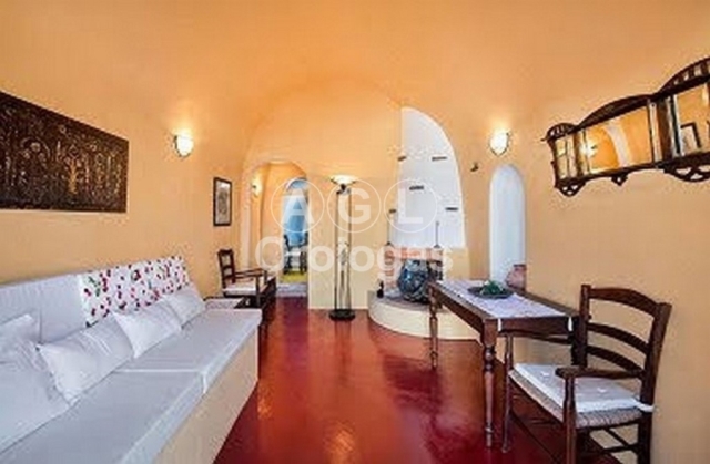 (For Sale) Residential Detached house || Cyclades/Santorini-Oia - 85 Sq.m, 200.000€ 