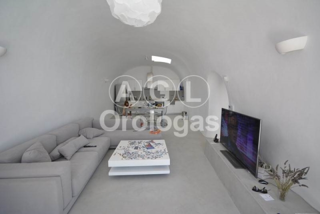 (For Sale) Residential Vacation House || Cyclades/Santorini-Thira - 85 Sq.m, 2 Bedrooms, 500.000€ 